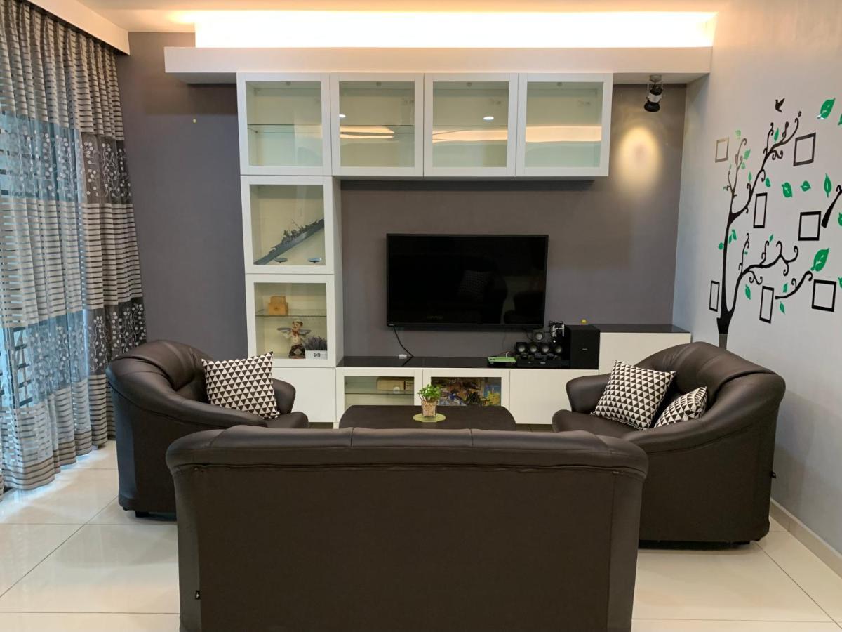 קואלה סלאנגור Ks1 Homestay Sky Mirror Double Storey House מראה חיצוני תמונה